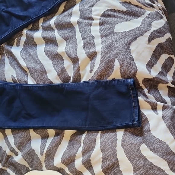 Jeans - Picture 2 of 3